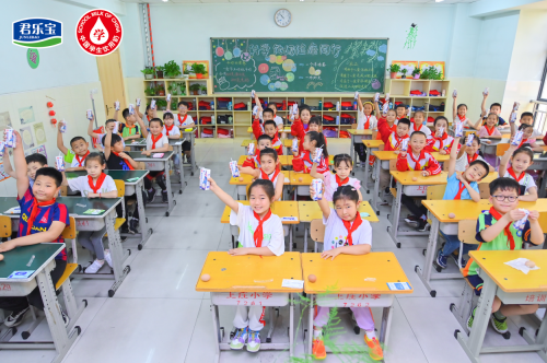 君乐宝优化学生奶配方,适配不同年龄段营养需求