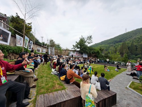 科技美育融合创新:vivo携手中国美院发布《科技美育探索报告》,共建乡村美育新生态 科技美育融合创新:vivo携手中国美院发布《科技美育探索报告》,共建乡村美育新生态