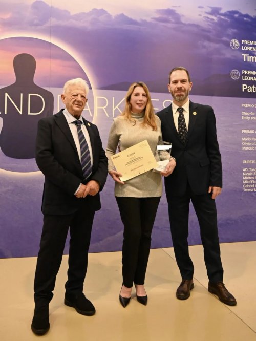 GIA宝石学家、珠宝艺术家帕洛玛·桑切斯荣获第十五届佛罗伦萨双年展“生命之痕奖”