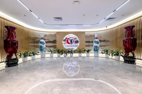 葵花酒業(yè)「問東方」獲酒協(xié)首肯，泰斗天團(tuán)為何集體為「問東方」站臺(tái)？