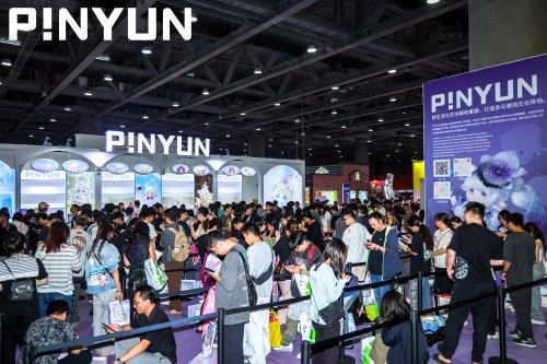 潮玩品牌品韵文创亮相2025SAT潮玩展，中国风盲盒疯抢成排队王