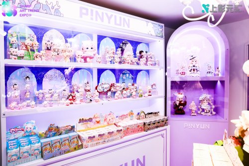 潮玩品牌品韵文创亮相2025SAT潮玩展，中国风盲盒疯抢成排队王