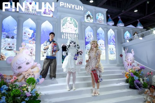 潮玩品牌品韵文创亮相2025SAT潮玩展，中国风盲盒疯抢成排队王