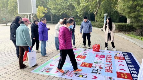 寓教于乐倡文明，携手共筑平安行：经开区开展交通安全进公园活动