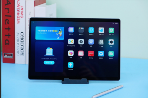 2025市场上有哪些好用的小学生学习机产品？科大讯飞学习机T30Pro全龄段陪伴