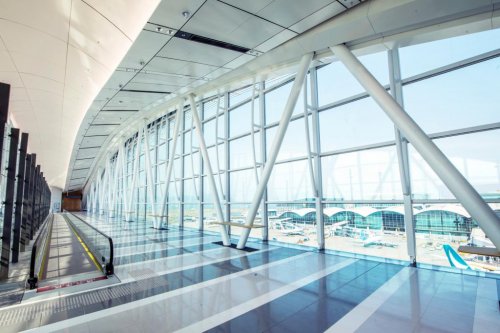 逛吃买全拿捏！香港机场时尚购物优惠 新店启幕，旅途惊喜拉满！