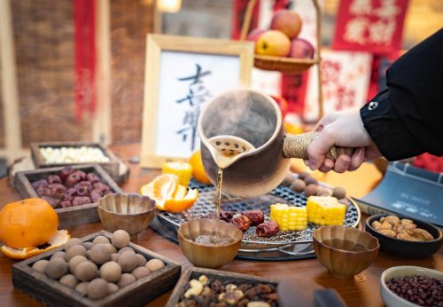 长城下的“古北汤泉季”：古北水镇打造冬季康养新业态