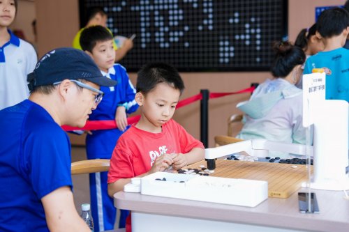 花海遇见智慧阿尔法蛋点亮深圳亲子秋日新玩法