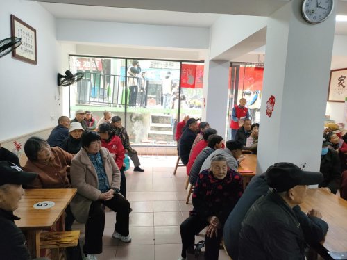 荆门联通“客户日”温暖启幕，以真诚服务回馈银龄群体