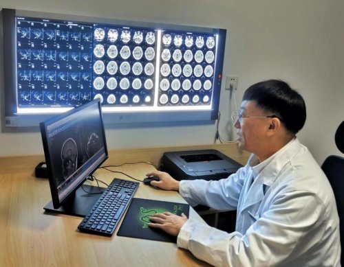 两年煎熬，两小时终结——微血管减压术