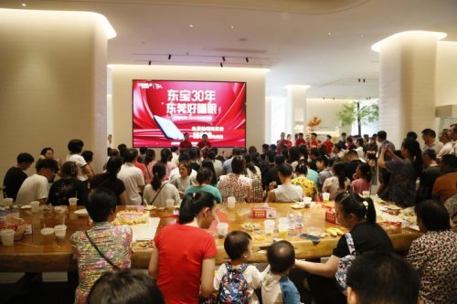 有吃有喝有抽奖，东宝床垫“卷”出新高度