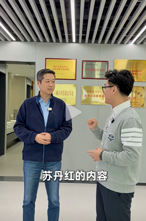 愤青老爸魏老爸:5400万粉丝背后的“卫士”故事 愤青老爸魏老爸:5400万粉丝背后的“卫士”故事