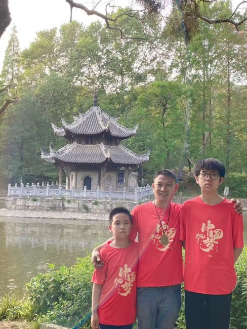 《中国青少年以艺术传递友谊，漂洋过海来寻你》