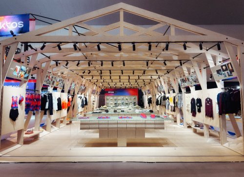 滔搏旗下跑步生态品牌ektos携“全明星”顶尖装备矩阵亮相体博会