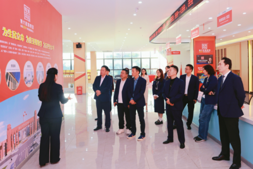 深圳博大教育集团:广东省湖北咸宁商会吴三刚会长一行莅临考察