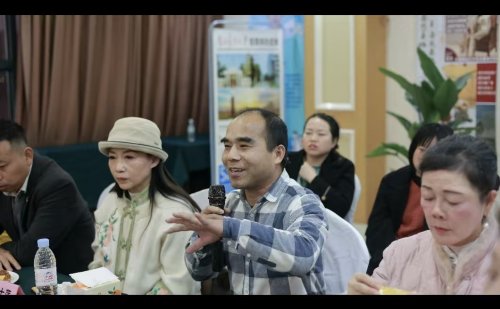 “走进崇高健康大舞台”第八届三次优秀践行者会议在赣州隆重召开 “走进崇高健康大舞台”第八届三次优秀践行者会议在赣州隆重召开