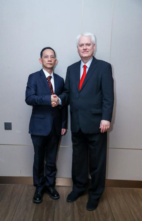 中外交流新动态：谢锦荣副会长受邀赴克罗地亚前总统欢迎宴获聘健康文化顾问