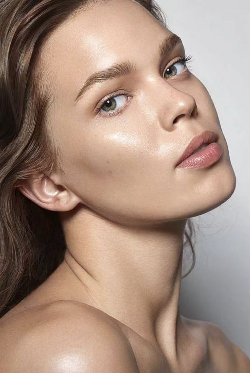 安全與效果并存：艷存曉年輕膠原水光套組的醫療級抗初老科學之道