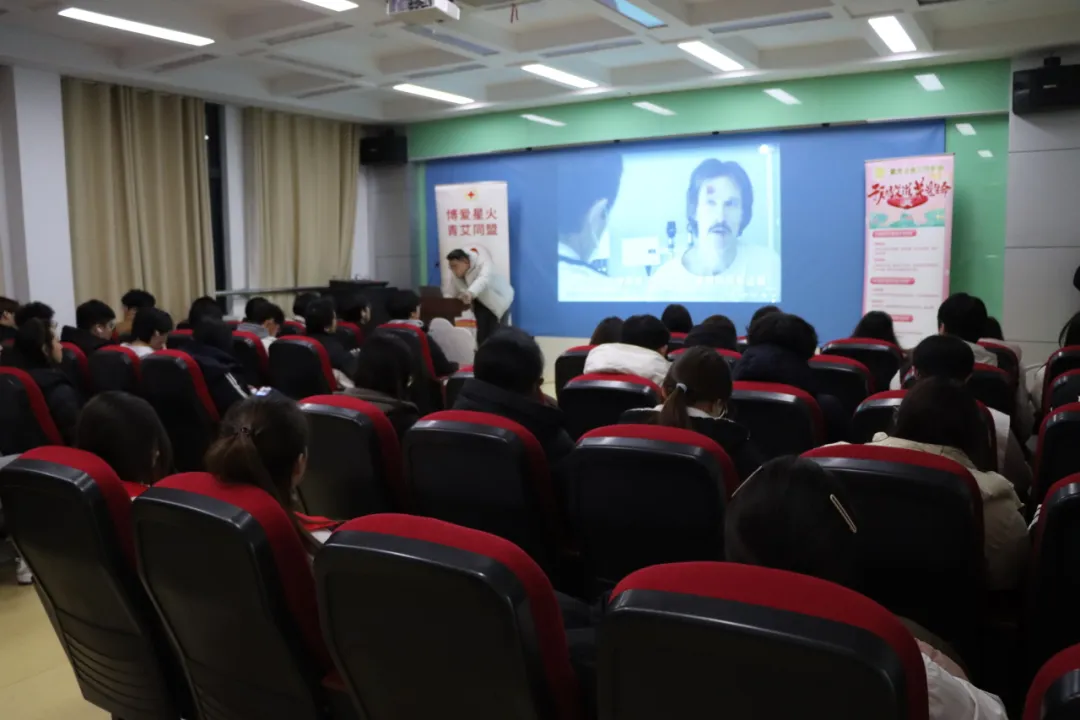 博爱青春星火计划青艾同盟项目志愿者开展防艾电影宣展活动