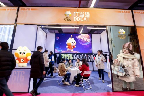 <b>萌趣炸场！叮当猫带着爆笑名场面，赴约第六届江西纺博会啦～</b>