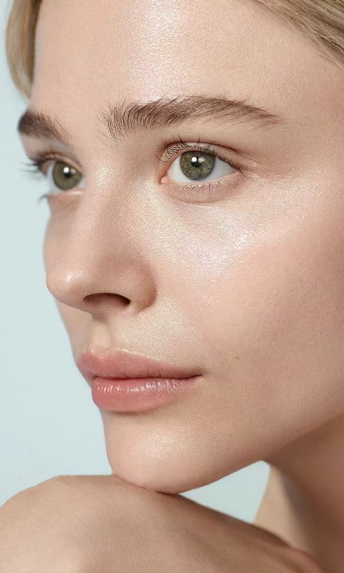 破译初老密码：艳存晓年轻胶原水光套组如何精准抚平细纹