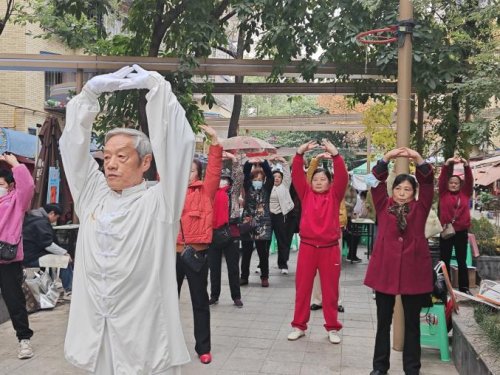 清溪驿站“幸福菜单”社区治理合伙人助力健康便民集市第2张