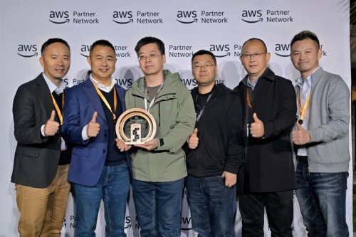 涂鸦智能荣膺亚马逊云科技2025年合作伙伴奖项