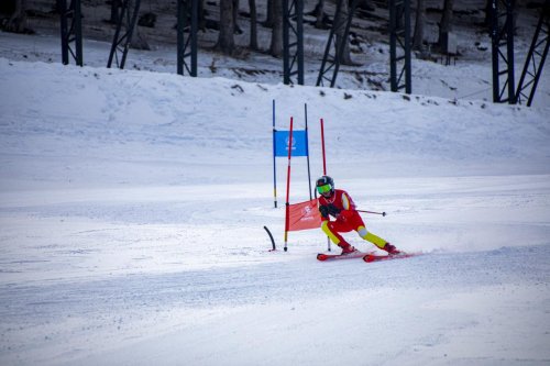 粉雪联赛丝绸之路山地度假区分站赛燃情开赛