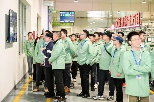 趣创未来 2025年度深蓝车友理事大会 开启用户运营新篇章第5张-南昌消费网 趣创未来 2025年度深蓝车友理事大会 开启用户运营新篇章第5张