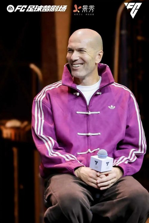 齐祖亲授“银河战舰”打造指南,《FC足球梦剧场》开启足球策略游戏新纪元