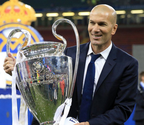 齐祖亲授“银河战舰”打造指南,《FC足球梦剧场》开启足球策略游戏新纪元