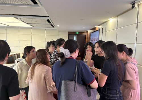 形象“焕”新 自信“职”达