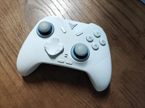 哪些游戏手柄最值得买？推荐十款高性价比、高性能游戏手柄！