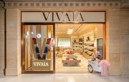 万众瞩目！VIVAIA澳门威尼斯人店12_13盛大开幕 明星同款鞋柜正式登场