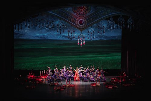 《掀起你的盖头来——新疆是个好地方》山西大剧院暖心赴约