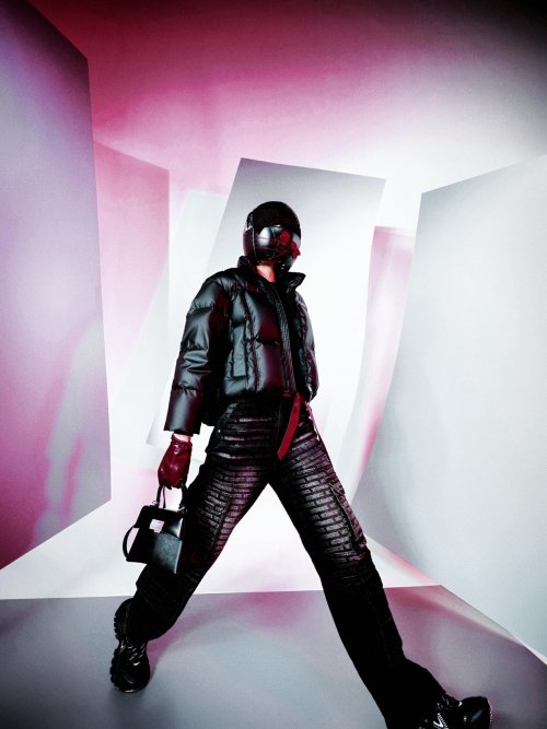 从伦敦到全球，英国VETEMENTS如何用“反叛哲学”征服年轻世代？