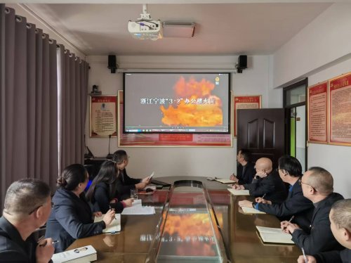 安平县新华书店：开展安全生产警示教育观影