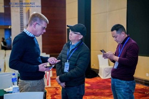 云蓝之巅，莓耀亚洲——第三届云南蓝莓大会暨“新华·云南红河蓝莓产业发展指数报告”成功举办！