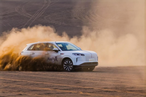 淬炼四极，砺证国标：红旗HS6 PHEV以全境适应力诠释国车境界