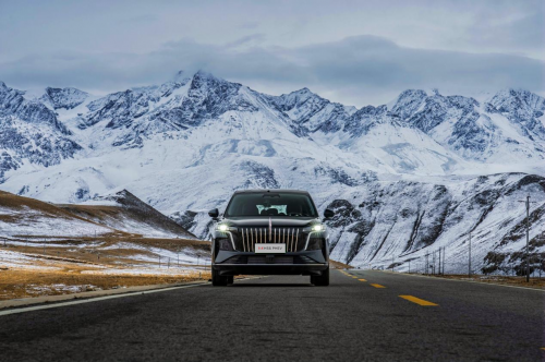 淬炼四极，砺证国标：红旗HS6 PHEV以全境适应力诠释国车境界