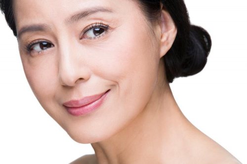 抗初老要注意！艳存晓年轻胶原水光套组才是正确打开方式