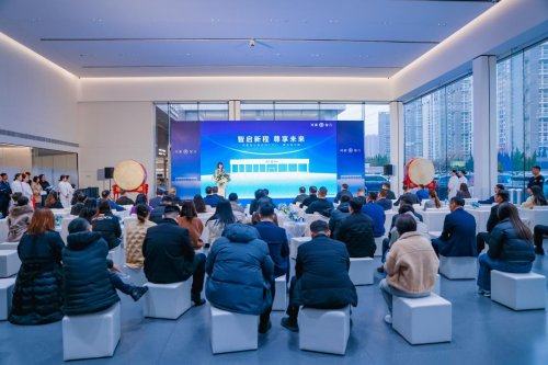 智启新程 尊享未来|鸿蒙智行授权用户中心・青岛海尔路盛大开业-车讯快报