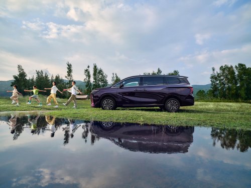 东风风行太懂车主！菱智创富省成本，星海V9暖透全家心