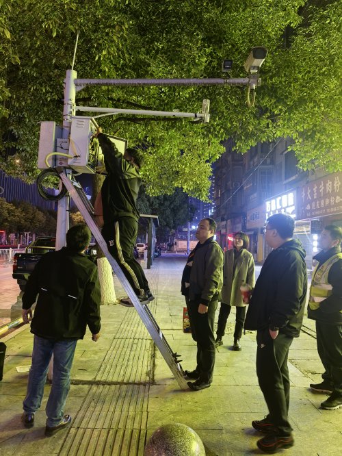 铜仁联通3天完成49条创文监控电路安装筑牢通信保障线 铜仁联通3天完成49条创文监控电路安装筑牢通信保障线