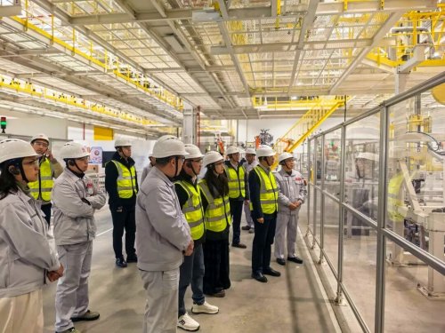 九识智能与东风股份联合开发智能驾驶车型 覆盖载货环卫客车等多领域第2张