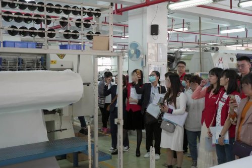 环保床垫怎么选？东宝床垫：开放工厂，生产透明