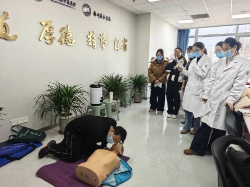 志愿者“赋能”！德城区中医医院（德州联合医院）志愿者日开展应急救护技能培训