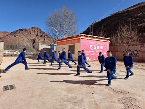 林芝消防救援机动支队江达大队  贡觉驻防分队扎实开展体能训练