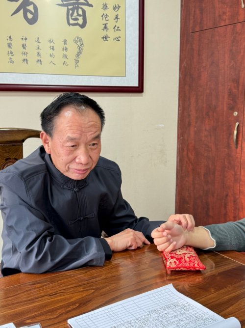 皮肤暗黄，口臭频发，容易疲惫，失眠，你的肝还健康吗？