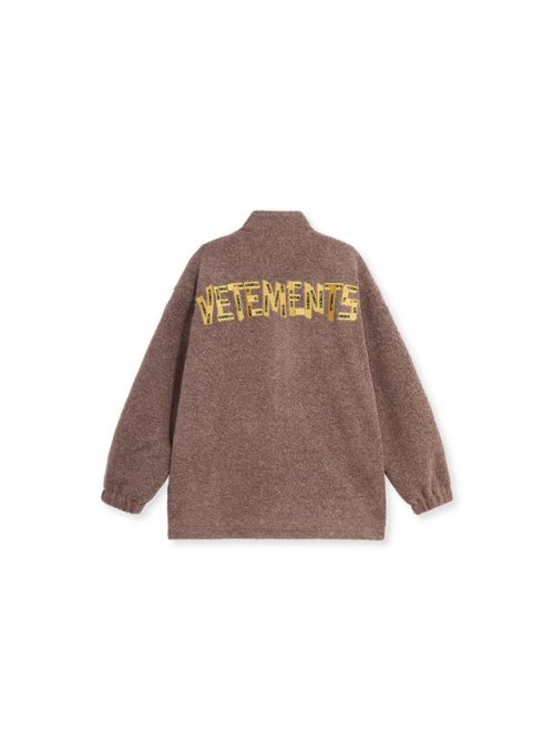 VETEMENTS「IN THE MAKING」系列：新年聚会闭眼入的蓬松复古战袍